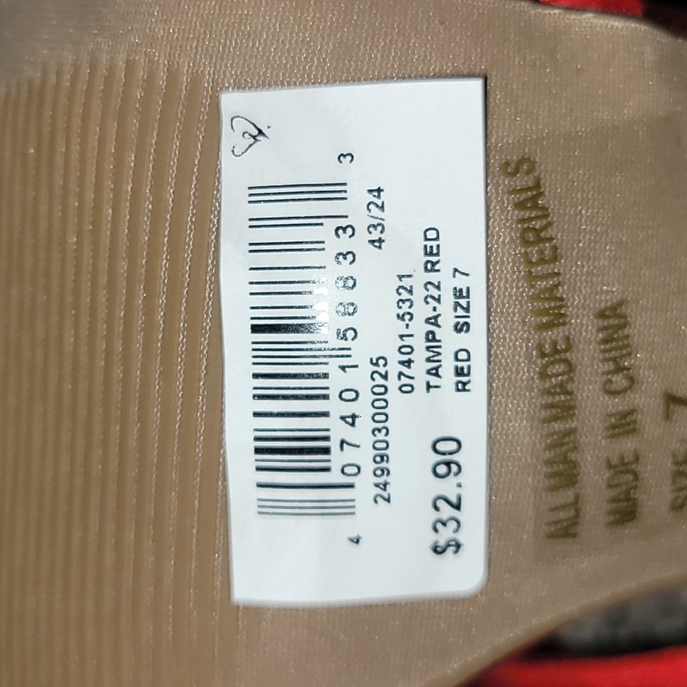 Red Heels - Picture 5 of 5